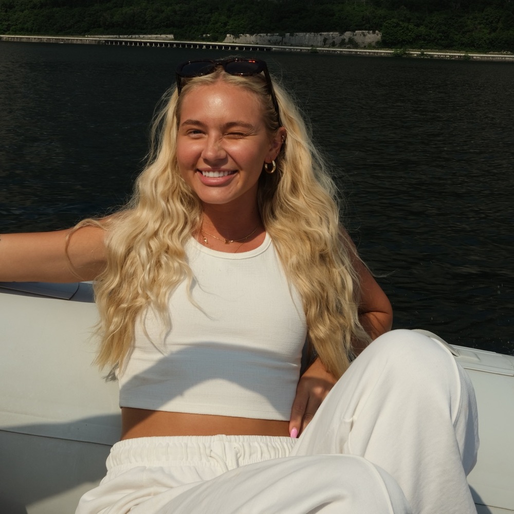 Meet your Posher, Julia